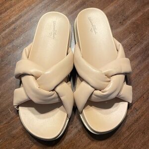 Universal Thread Cosette Padded Slide